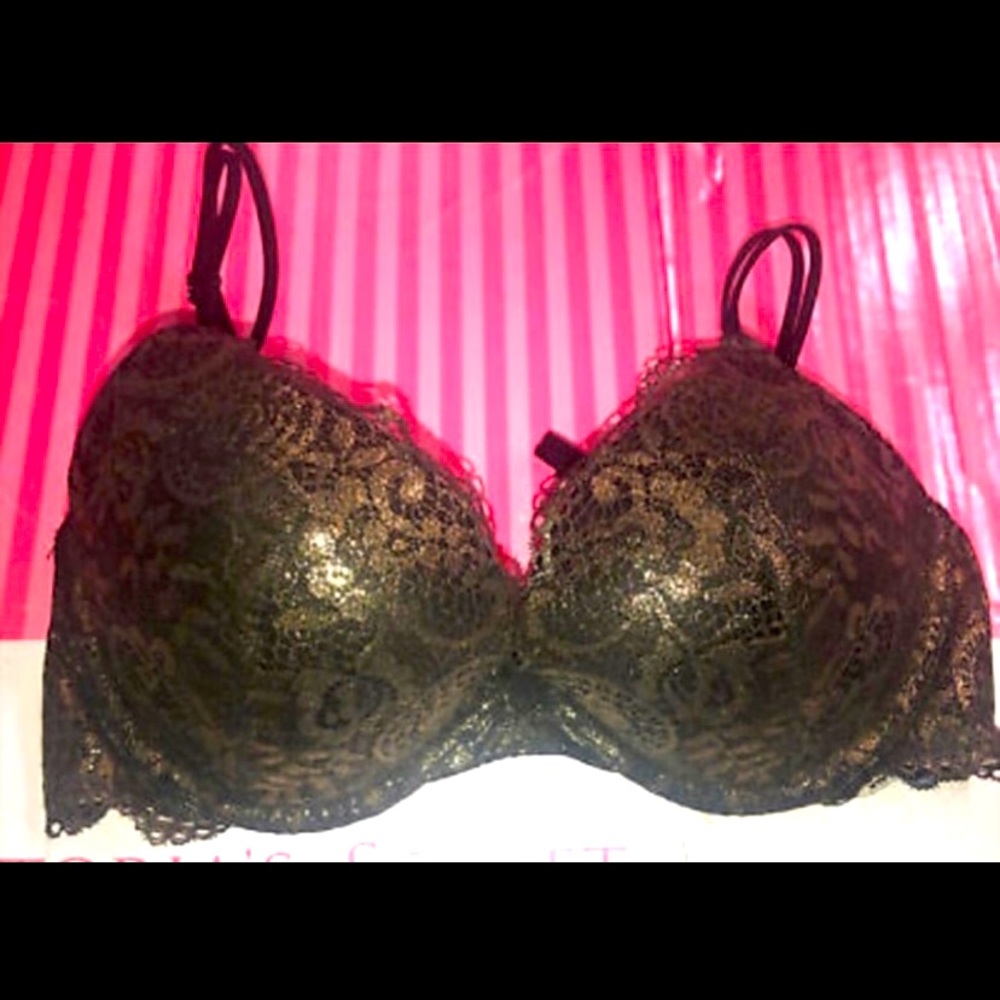 Victoria’s Secret Very Sexy strapless push up bra.